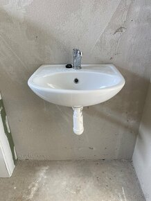 Predam novu sanitu - vana, zavesne wc, mensie umyvadlo - 3