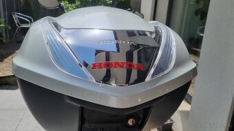Honda SH125 r.v.2019 s kufrom a plachtou - 3