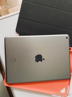 Apple iPad 6. generácie, 32 GB, Wi-Fi - 3