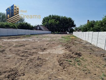 Predaj stavebného pozemku s rozlohou až 1410m2 s prípojkami - 3