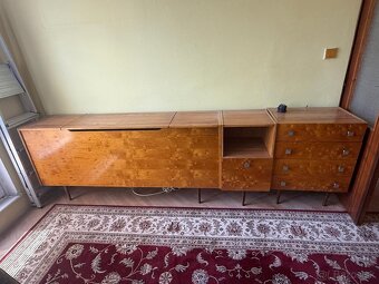 Staré skrine, komoda a perinak - 3