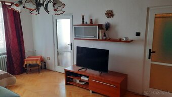 Predmetom prenájmu je 2 izbový byt na Piešťanskej ulici Brat - 3