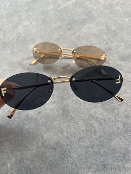 Slnecne damske okuliare Fendi, cierna a sampanske farba - 3