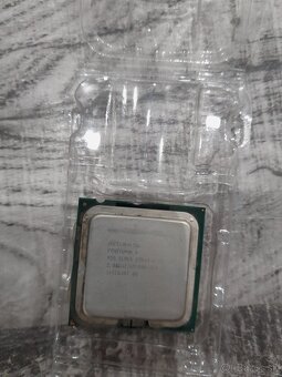 Predám procesory Intel® - 3