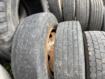Pneu 215/75 r 17,5 - 3