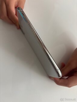 iPhone X strieborný - 3