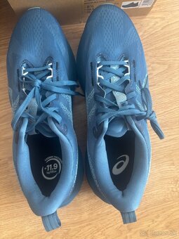 ASICS Novablast 5 men 42 - 3
