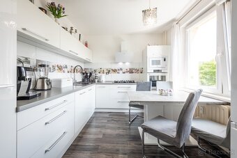 Predaj 3 izbového veľkometrážneho bytu na Nábrežnej ulici - 3