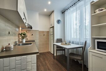 Zariadený 2 izbový byt v centre mesta, Ľ. Podjavorinskej - 3