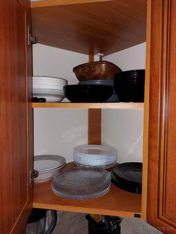 Predam vrchne skrinky z kuchynskej linky. - 3