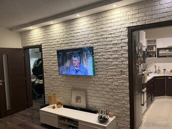 Velky 2 izbovy byt ul. M.R.Stefanika Levice - 3