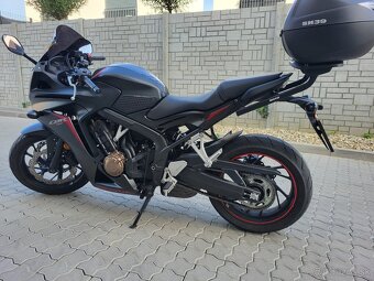Honda CBR650F - 3