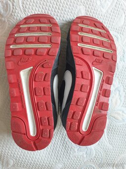 Nike v.35 - 3