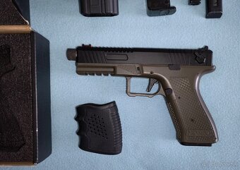 Airsoftová pištoľ SSE18 - 3