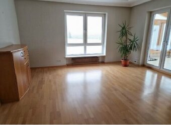 Dom pri Parndorfe s pozemkom 954 m², z Bratislavy 15 min - 3