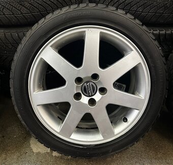 5x108 R17 7J ET52,5 Volvo + 225/45 R17 zimné - 3