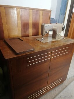 Retro šijací stroj - 3