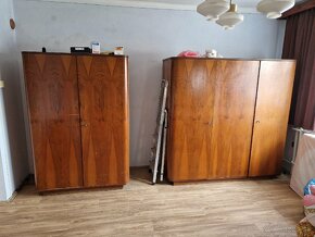 Starší nábytok skrine, kuchynska linka, obývacia stena - 3