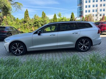 Predám Volvo V60 R DESIGN, AWD, AT8, r.v. 2020 - 3