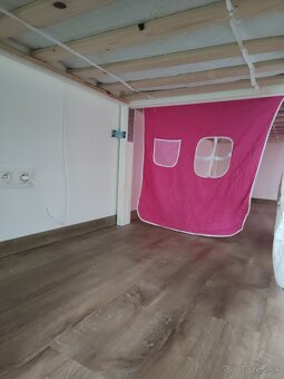 Detská vyvýšené posteľ so šmykľavkou 2x - 3