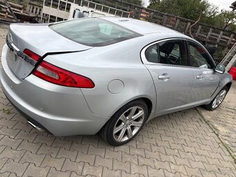Jaguar XF - 3