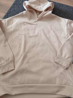 Dievčenská mikina + body cena spolu - 3