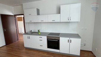 PRENÁJOM: EXKLUZÍVNA PONUKA -CENTRUM MESTA DUNAJSKEJ STREDY - 3