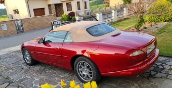 Jaguar XK8  V8 Convertible - 3