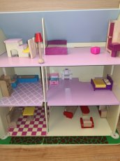 Dreveny domček pre bábiky s príslušenstvom - 3