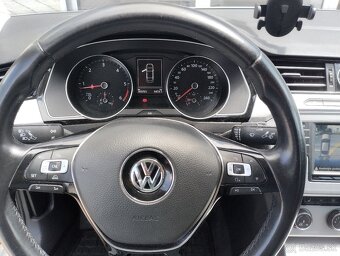 Predám VW Passat sedan - 3