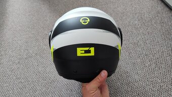 Predám prilbu Schuberth E1 veľkosť M - 3