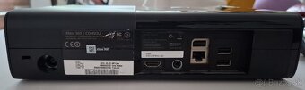 Xbox 360 E CONSOLE + 2 ovládače + FIFA 18 - 3