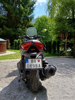 predám skúter Yamaha x max 400 iba 2132 km - 3
