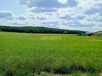 Exkluzívny pozemok pri ceste a sieťach v obci Jablonové - 3