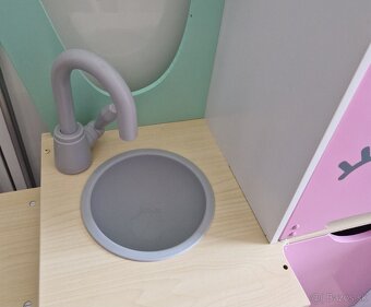 KidKraft Detská drevená kuchynka LIL' FRIENDS - 3