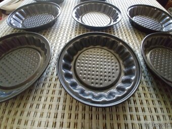 Formy na velke tartaletky, neprilnavy povrch, priemer 11.5cm - 3