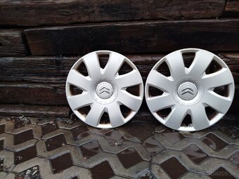 Puklice Citroen R16 - 3