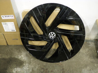 Puklica VW ID.4 ID.5 original 19" cierna - 3