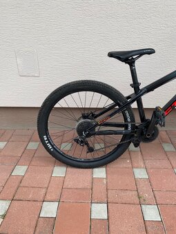 CTM RAPTOR 2.0 perleťová čierna / dúhová modrá, model 2021 - 3