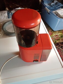 Mlynček na kávu. - 3
