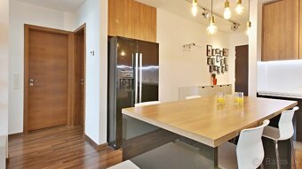 Moderný 2 izbový byt s parkovaním, III veže, Bajkalská, BA - 3