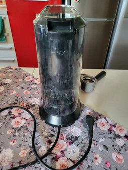 Pákový kávovar DeLonghi EC 685.R - 3