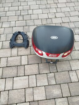 Kufor na motorku GIVI MAXIA 3 - 3