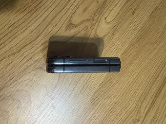 Samsung Galaxy Z Flip4 - 3
