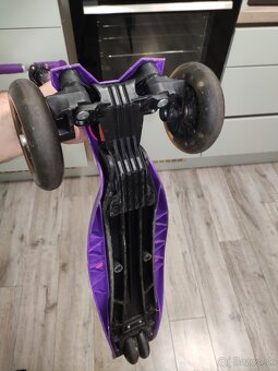 Detská kolobežka so svetielkujúcimi kolieskami - 3