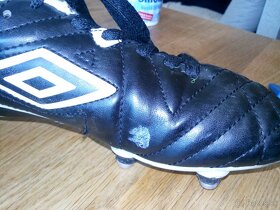 Kopačky UMBRO s kovovými štuplami veľ. 36,5 - 3
