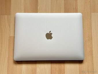 MacBook Air 13", NOVÁ BATÉRIA, TOP STAV - 3