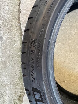 Michelin Pilot Sport 4 225/40 R18 92Y - 3