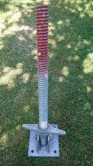 Predám nožičky na lešenie 60cm(layher) - 3