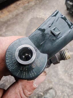 7789661 BMW vstrekovače 2.0, 3.0 D - 3